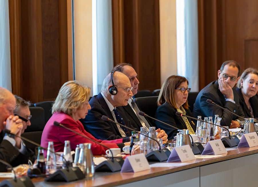 В России стали лишать детских пособий из-за процентов по банковскому вкладу