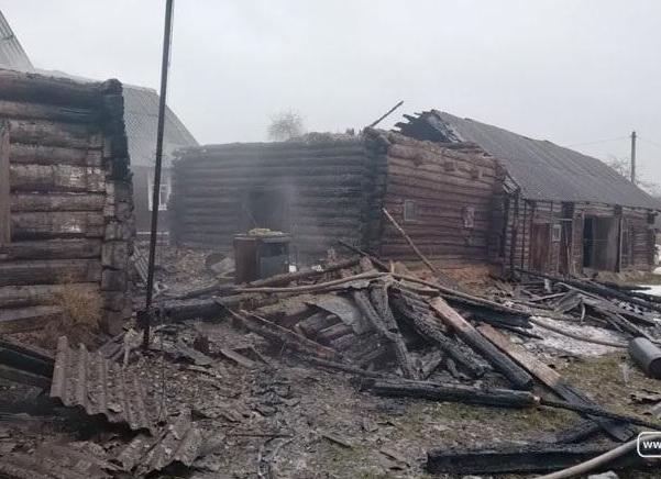 Сгорел дом на 2 хозяина - 5 лет разбирались в суде с правами на него