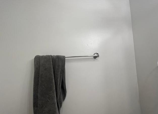 Соседи по квартире хотят убрать ванну и поставить душевую кабину. Я против