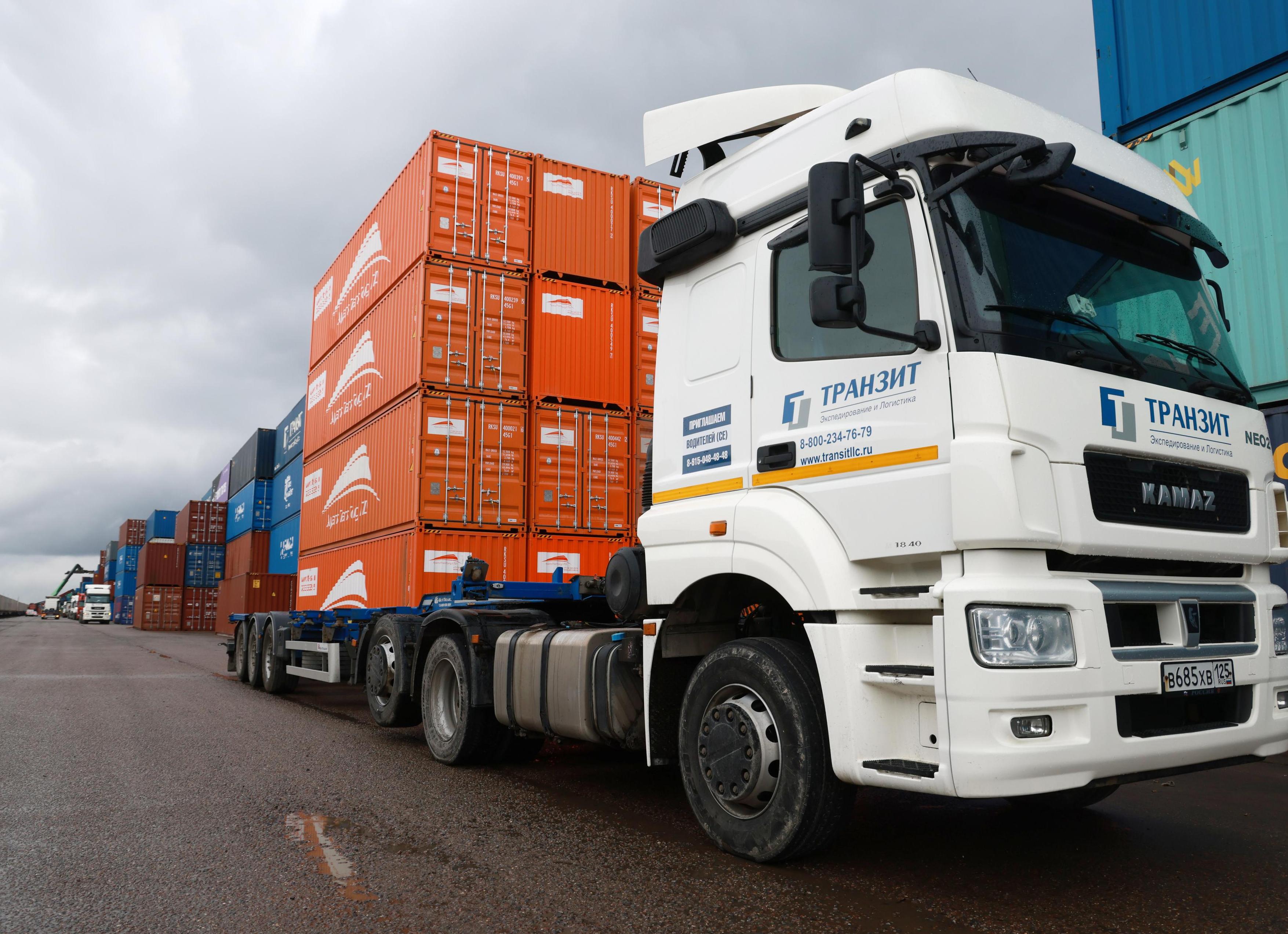 Депутаты предложили повысить россиянам порог долга для ограничения выезда за границу