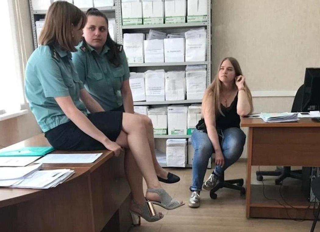 До пристава не дозвониться - они не любят брать трубки! Как же его найти?