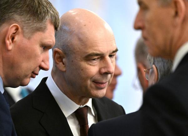 Сколько денег оставят пенсионерам в 2025 году после ежемесячного удержания долга: разбираем законодательные изменения