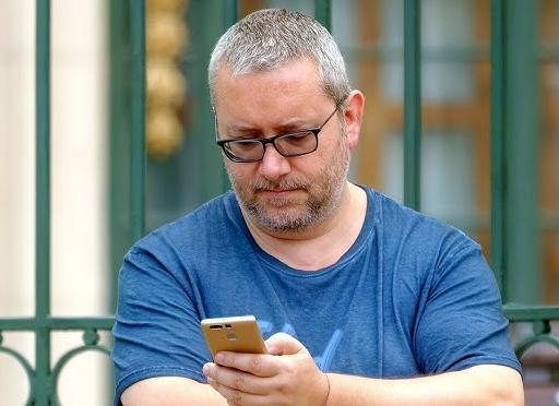 Три СМС-сообщения, поверив которым можно в итоге отдать свои деньги мошенникам